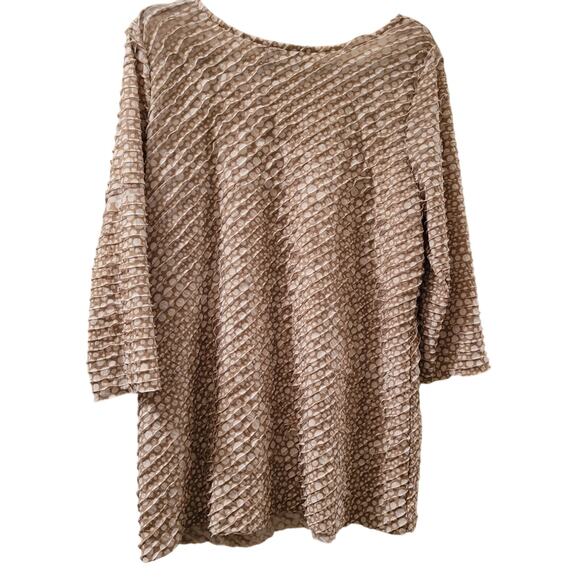 Susan Graver Textured Cream Polka Dot Top Size L Boho Preppy Neutral - Picture 2 of 6